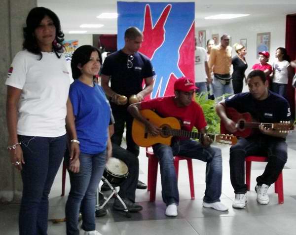 Los colaboradores cubanos de la Misión Cultura Corazón Adentro, festejaron este 4 de junio el cumpleaños de Gerardo Hernández Nordelo Los colaboradores cubanos de la Misión Cultura Corazón Adentro, festejaron este 4 de junio el cumpleaños de Gerardo Hernández Nordelo