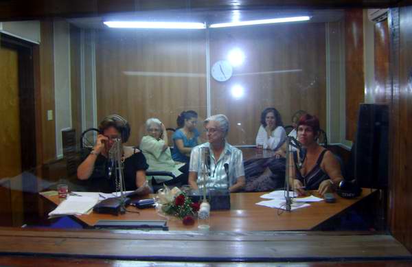 Familiares de los cinco antiterroristas cubanos celebran los 10 años del programa La Luz en lo oscuro: Foto: Anabel Frías