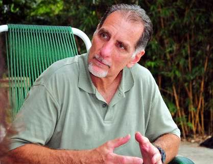 Un artículo publicado hoy en el diario Granma denuncia que el Héroe cubano, René González, fue amenazado de muerte en Miami Un artículo publicado hoy en el diario Granma denuncia que el Héroe cubano, René González, fue amenazado de muerte en Miami