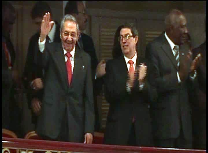 Asisten Ra�l y Obama a encuentro con la sociedad civil cubana 