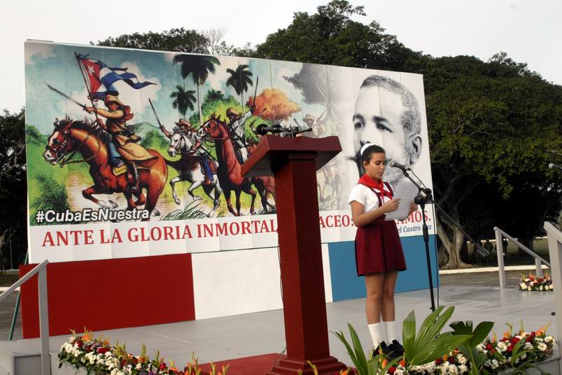 Rinden los cubanos homenaje a Antonio Maceo