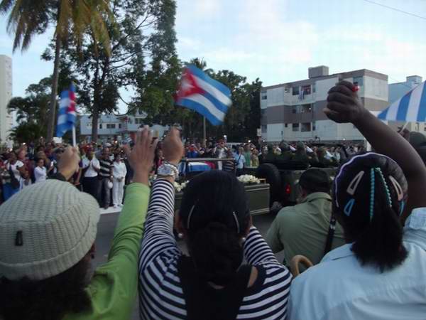 En la salida del cortejo de la Plaza Camagüey. Foto: Miozotis Fabelo