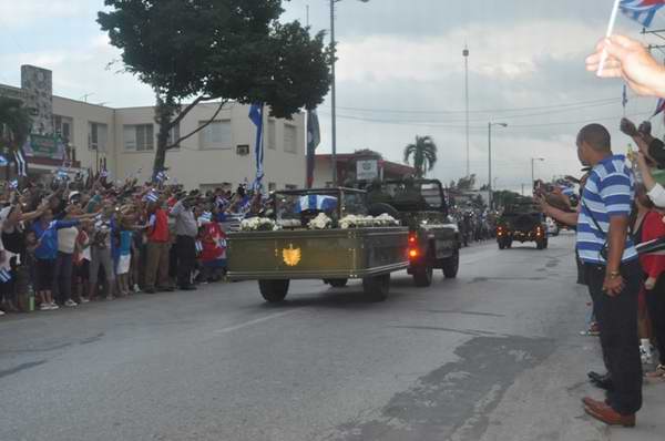 Entrada del cortejo a la ciudad de Florida, Camag�ey. Foto: F�lix Lazcano  
