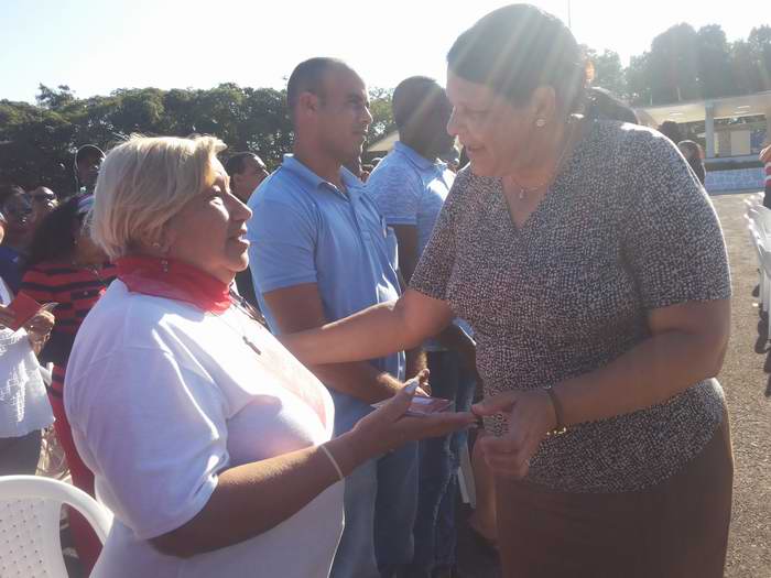 Saludan en La Habana Aniversario 59 del Triunfo de la Revoluci�n Cubana. Foto: Carlos Serpa 