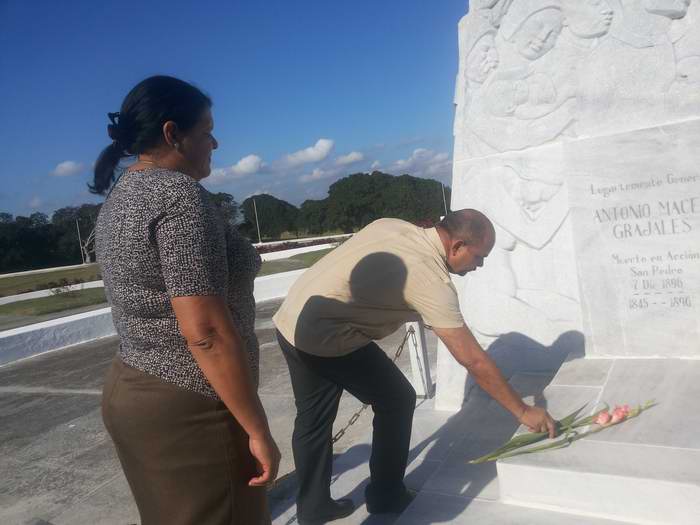 Saludan en La Habana Aniversario 59 del Triunfo de la Revoluci�n Cubana. Foto: Carlos Serpa 