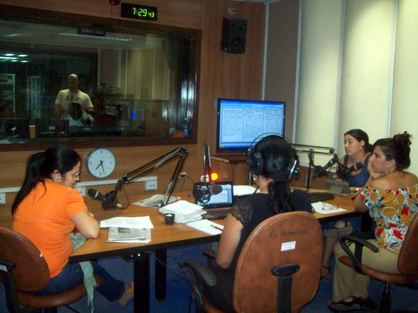 Cabina de Haciendo Radio