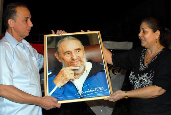 Antiterrorista cubano Antonio Guerrero realza valor de Comités de Defensa de Revolución