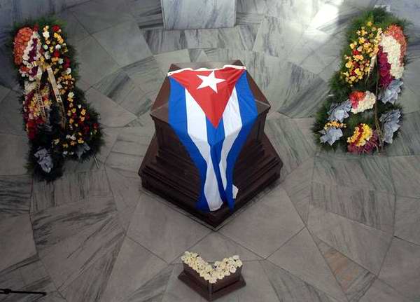 Homenaje a Héroe Nacional de Cuba por conmemoración histórica