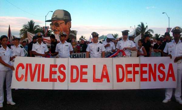 Marcha por el Primero de Mayo en Cienfuegos. Foto Mireya Ojeda. Marcha por el Primero de Mayo en Cienfuegos. Foto Mireya Ojeda.