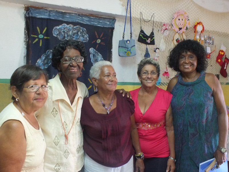 De izquierda a derecha, Consejo de Dirección: Carmen Castro Escaná, María Caridad Montalván, Julia Esther Medina Rodríguez,  Juana Rodríguez Legrá y Mirian Hernández Fernández, la alumna más integral.Foto Yirian García de la Torre.