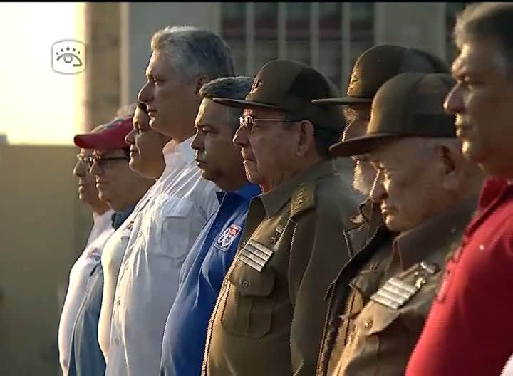 Raúl y Miguel Díaz-Canel encabezan celebración por el 1ro. de Mayo Raúl y Miguel Díaz-Canel encabezan celebración por el 1ro. de Mayo