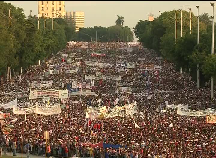 Raúl y Miguel Díaz-Canel encabezan celebración por el 1ro. de Mayo Raúl y Miguel Díaz-Canel encabezan celebración por el 1ro. de Mayo