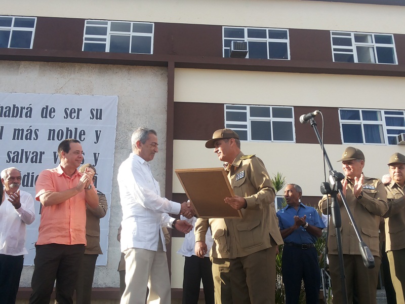José Ramón Balaguer Cabrera, recibe de igual manera la condición de fundador del Hospital Militar