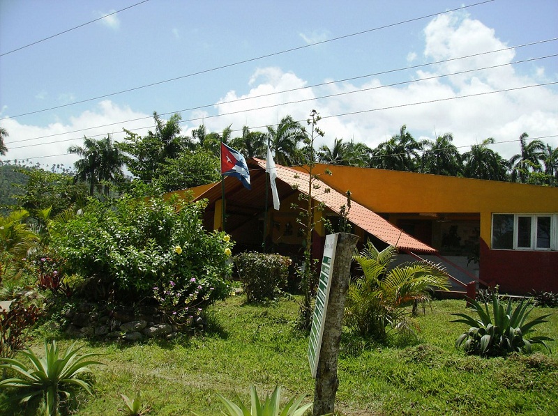 Remozan en Guant�namo bases del campismo popular