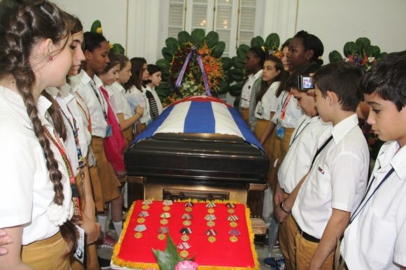 Presidi� Ra�l ceremonia f�nebre de Armando Hart (+Audio)