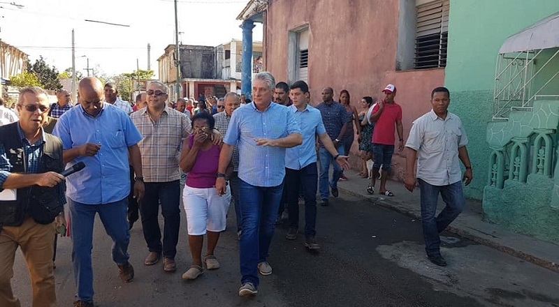 Recorre Díaz-Canel municipio Arroyo Naranjo