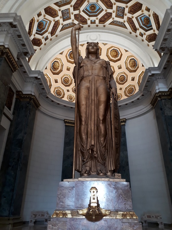 La Estatua de la República, una dama llamada Cuba