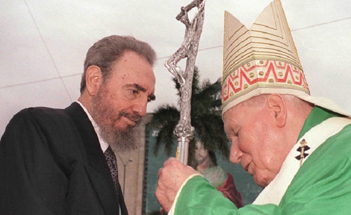 Fidel Castro: Vivir con plena dignidad moral y material (+Audio)