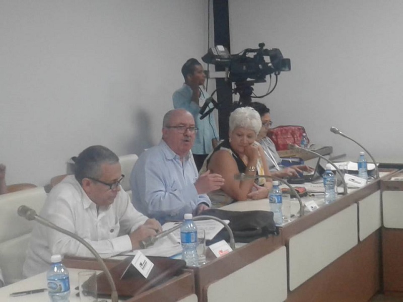 Reciben diputados cubanos información del quehacer judicial 
