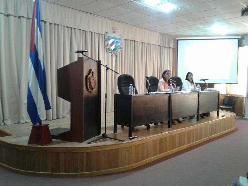 Tamara Valido Benitez (I), Presidenta del Gobierno en Mayabeque insta a laborar con eficiencia y al servicio del pueblo