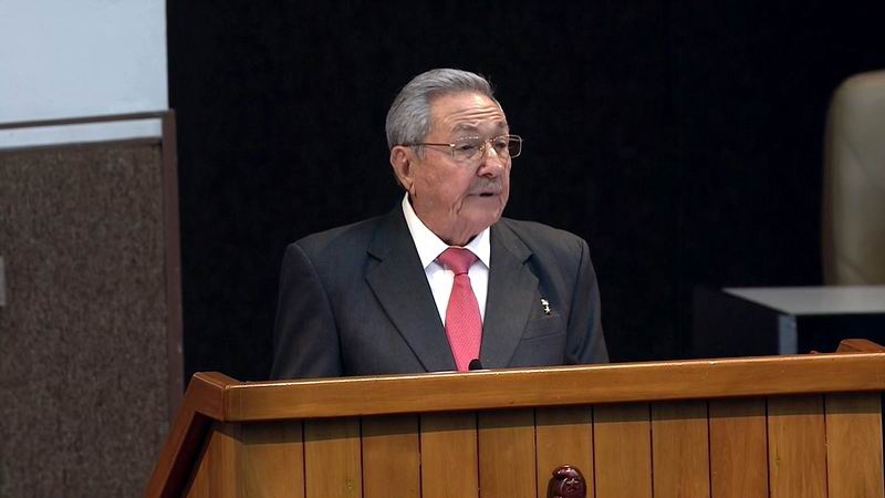 Resultado de imagem para raul castro habla en asamblea constitucion