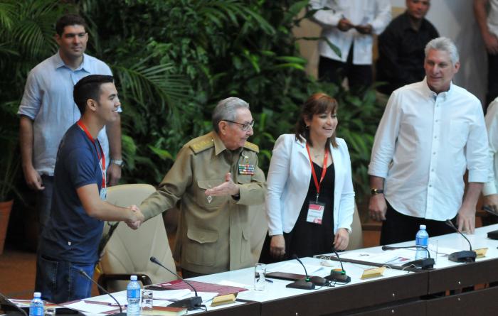Asiste Raúl Castro a la clausura del IX Congreso de la FEU (+Audios)