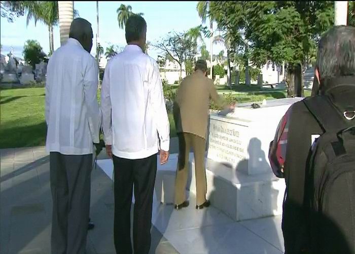  Raúl rinde homenaje a Carlos Manuel de Céspedes