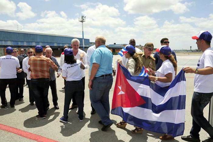 President Raul Castro Welcomes Cuban Delegation to the 8th Summit of the Americas