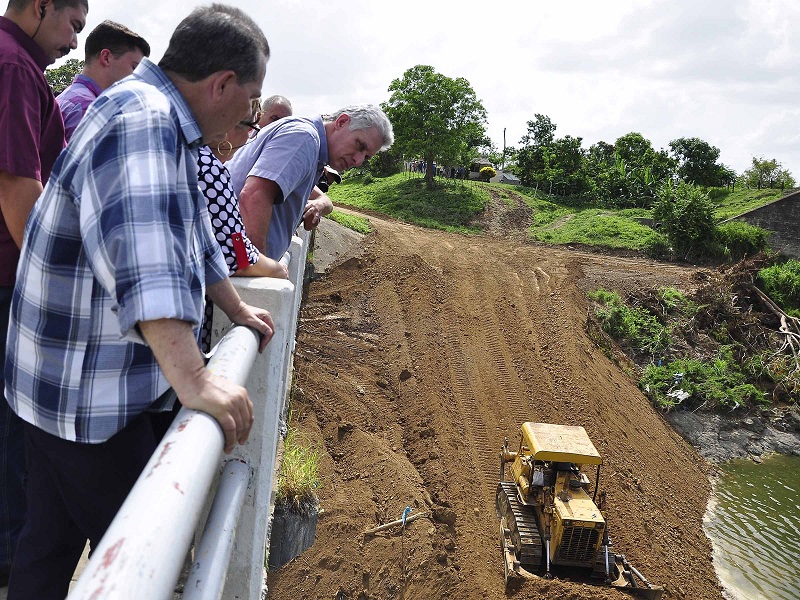 D�az-Canel constata avances en recuperaci�n de Sancti Sp�ritus