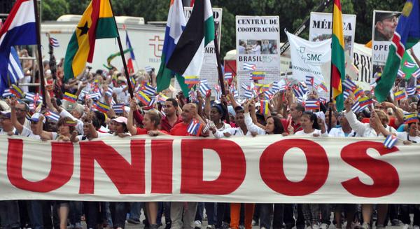Trabajadores cubanos apoyarán en masivo desfile a la Revolución