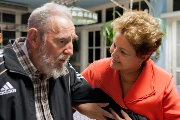 El líder histórico de la Revolución cubana, Fidel Castro Ruz, sostuvo un encuentro fraternal con la Presidenta de la República Federativa de Brasil, Dilma Rousseff, en La Habana, el 27 de enero de 2014. Foto: Alex Castro El líder histórico de la Revolución cubana, Fidel Castro Ruz, sostuvo un encuentro fraternal con la Presidenta de la República Federativa de Brasil, Dilma Rousseff, en La Habana, el 27 de enero de 2014. Foto: Alex Castro