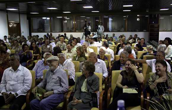 Presentación por Fidel del libro de sus memorias . Foto AIN Presentación por Fidel del libro de sus memorias . Foto AIN