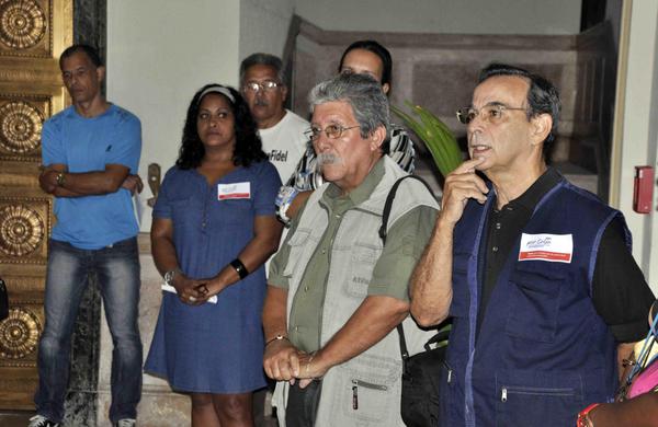 Inauguran exposición dedicada a Fidel en la sede del parlamento cubano