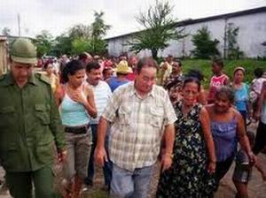 Lázaro Expósito Canto recorre la provinvia de Santiago de Cuba