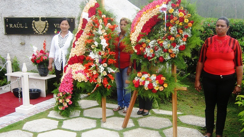 Homenaje a Vilma Espín en el aniversario 87 de su natalicio