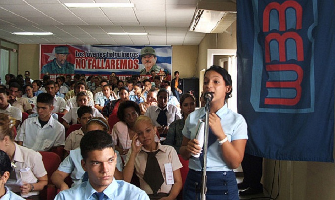 Estudiantes de la Enseñanza Media debaten prioridades de la organización