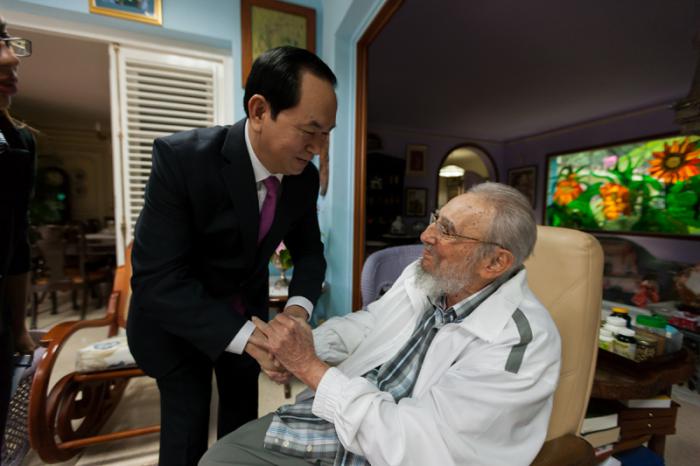 Fraterno encuentro de Fidel con el presidente de Vietnam. Foto: Alex Castro Fraterno encuentro de Fidel con el presidente de Vietnam. Foto: Alex Castro