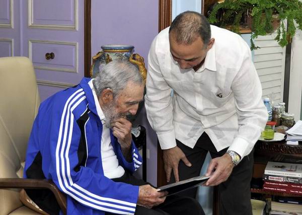 Encuentro de Fidel Castro con los Cinco Héroes. Foto: Estudio Revolución Encuentro de Fidel Castro con los Cinco Héroes. Foto: Estudio Revolución