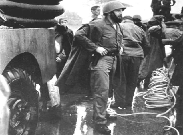 El entonces Primer Ministro del Gobierno Revolucionario, Comandante Fidel Castro, dirigió personalmente las operaciones de auxilio de la población afectada El entonces Primer Ministro del Gobierno Revolucionario, Comandante Fidel Castro, dirigió personalmente las operaciones de auxilio de la población afectada