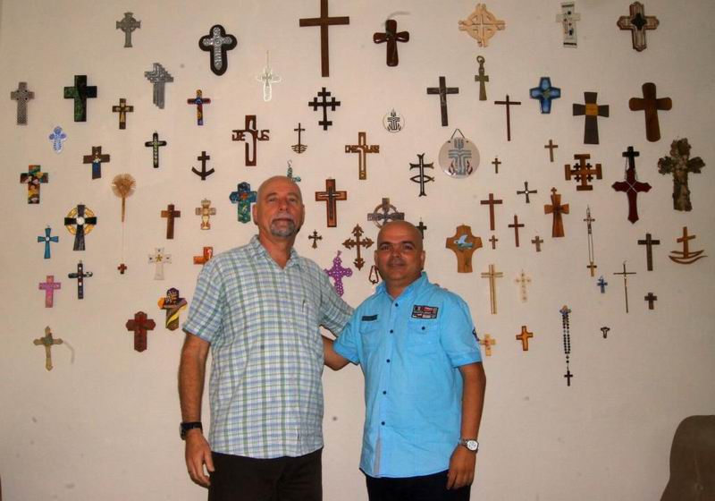 De izquierda a derecha, Reverendo Carlos Emilio Ham Stanard, rector del Seminario Evangélico de Matanzas y el Pastor Antonio Santana Hernández, vicepresidente del Consejo de Iglesias de Cuba