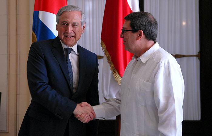 Chilean and Cuban foreign ministers hold talks in Havana