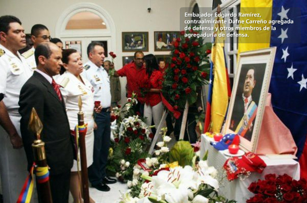 El embajador de la Repblica Bolivariana de Venezuela en La Habana, Edgardo Antonio Ramrez, la contralmirante Dafne Carreo, y otros miembros de la agregadura de defensa. Foto: Cortesa de la oficina de prensa de la embajada de Venezuela en Cuba. El embajador de la Repblica Bolivariana de Venezuela en La Habana, Edgardo Antonio Ramrez, la contralmirante Dafne Carreo, y otros miembros de la agregadura de defensa. Foto: Cortesa de la oficina de prensa de la embajada de Venezuela en Cuba.