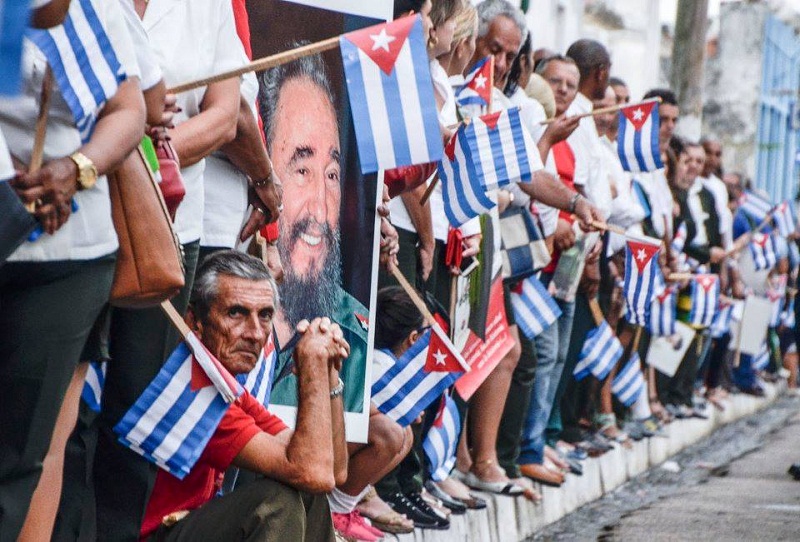 Filas de honor por Fidel. Fotos: Kaloian Santos