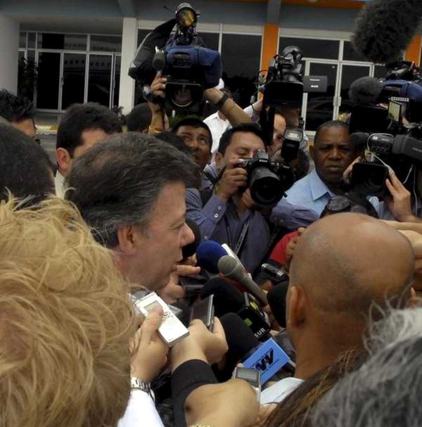 Juan Manuel Calderón, presidente de la República de Colombia, en el aeropuerto Juan Manuel Calderón, presidente de la República de Colombia, en el aeropuerto