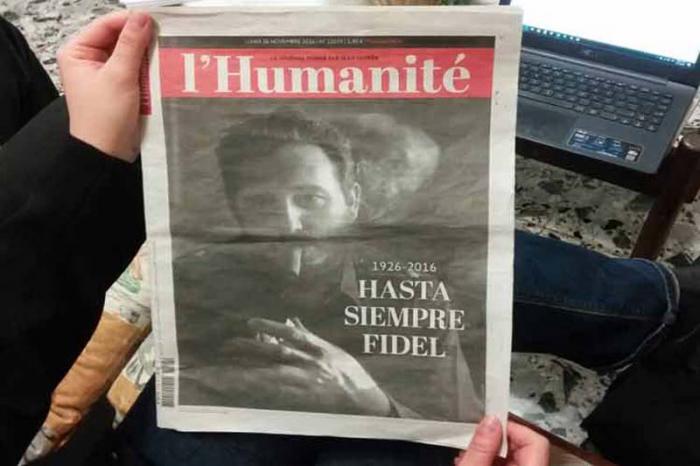 La edición especial del periódico francés l’Humanite estuvo dedicada a resaltar el legado de Fidel. Foto: Reuters