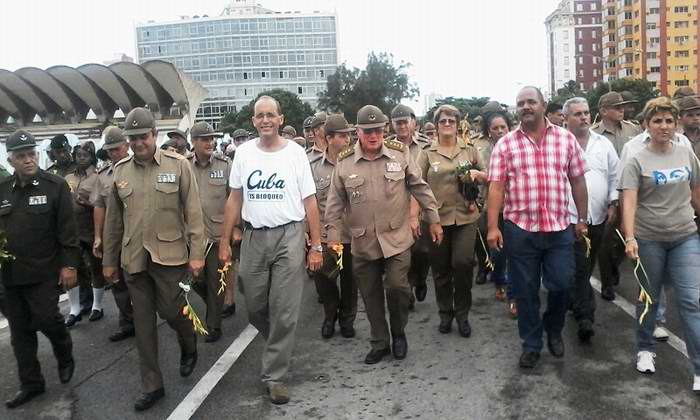 Tributo en La Habana al comandante Camilo Cienfuegos. Fotos: Carlos Serpa Maceira Tributo en La Habana al comandante Camilo Cienfuegos. Fotos: Carlos Serpa Maceira