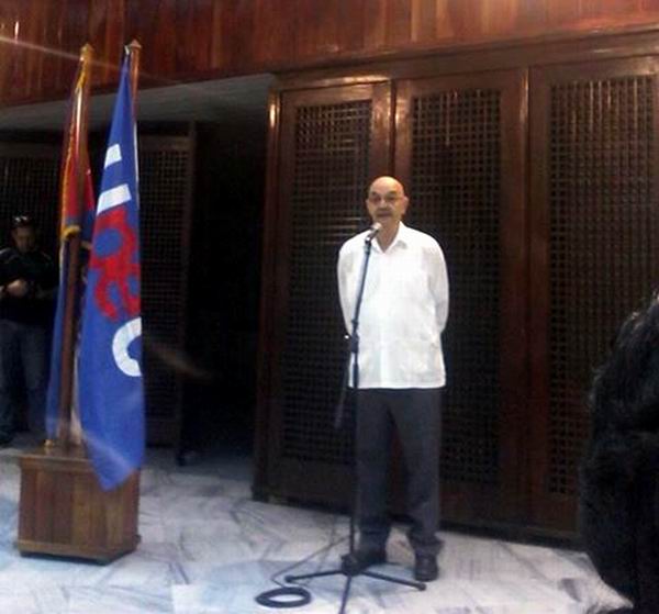 Een el Salón de los Vitrales en la Plaza Antonio Maceo, en Santiago de Cuba, el presidente de la UPEC Antonio Molto Martorell lee Proclama de los periodistas cubanos camino a su X Congreso. Foto tomada del facebook de Angélica Paredes Een el Salón de los Vitrales en la Plaza Antonio Maceo, en Santiago de Cuba, el presidente de la UPEC Antonio Molto Martorell lee Proclama de los periodistas cubanos camino a su X Congreso. Foto tomada del facebook de Angélica Paredes