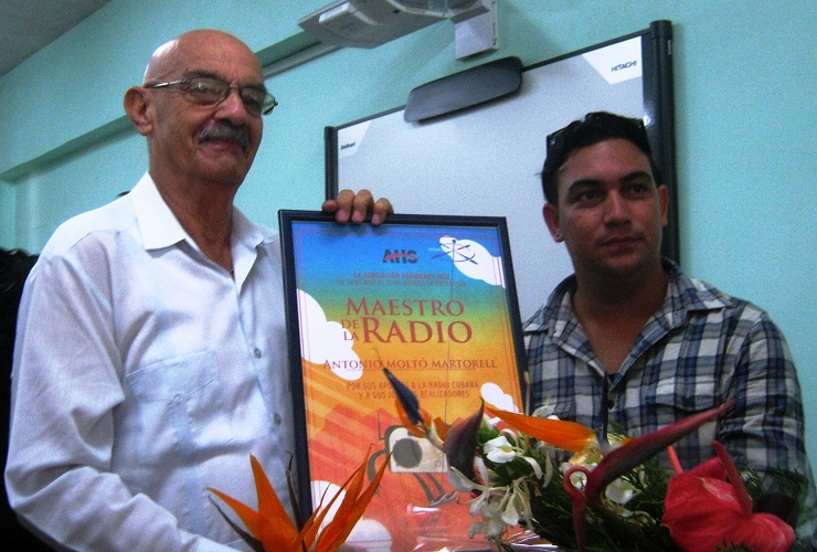 Fallece Antonio Moltó presidente de la Unión de periodistas de Cuba