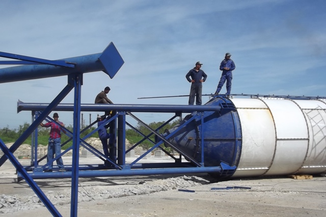 Se instalan nuevos equipos para la producci�n local de materiales de la construcci�n
