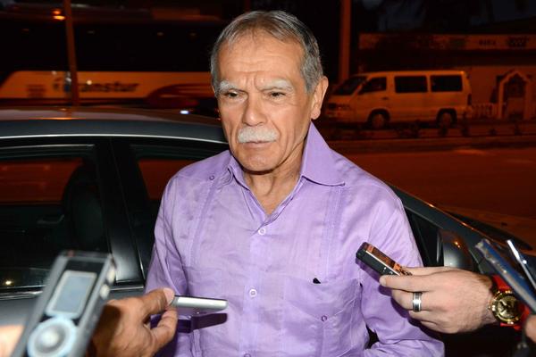 Oscar Lopez Rivera Visits former Carlos Manuel de Cespedes Military Garrison